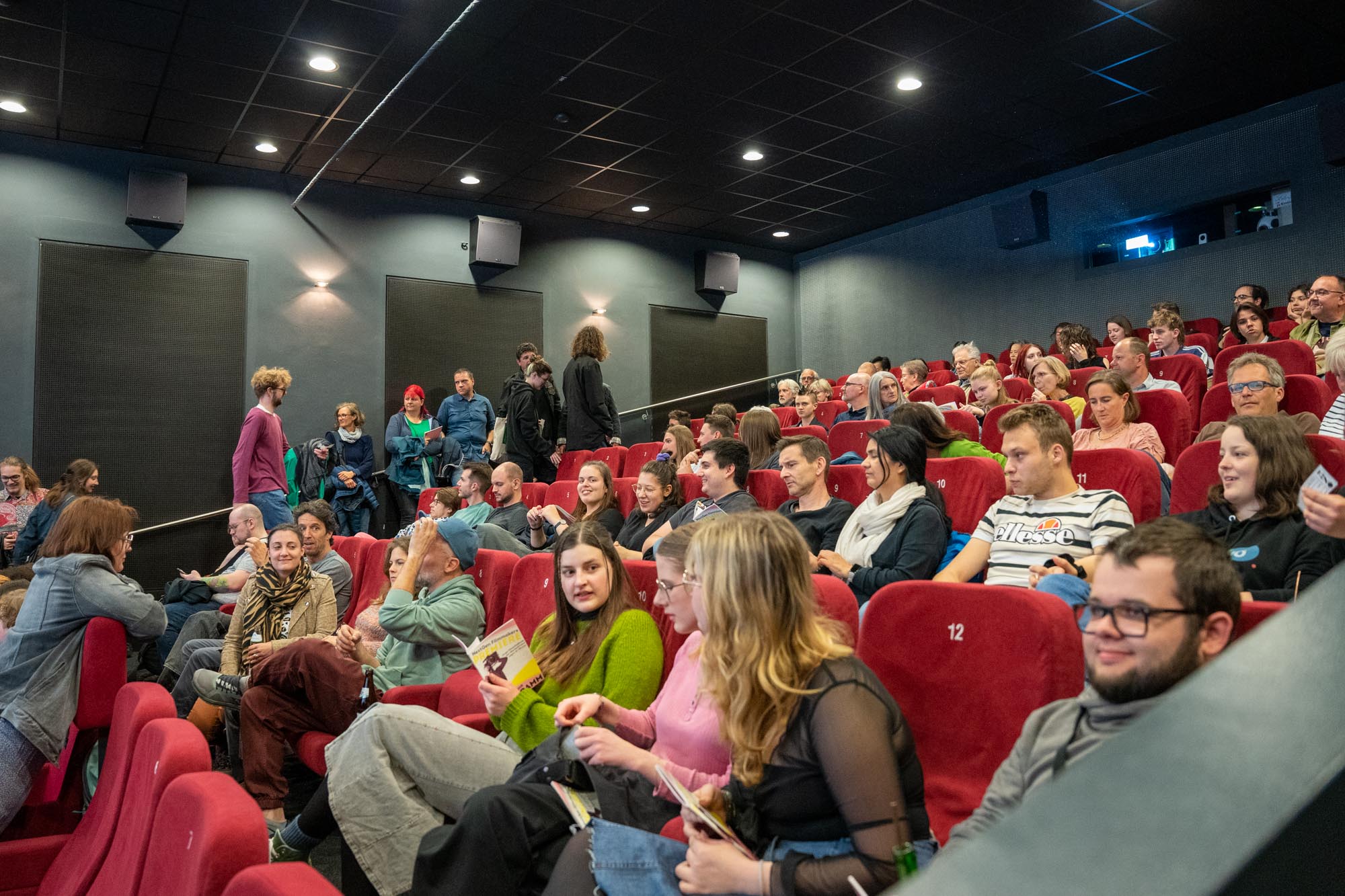 Voller Kinosaal bei der NextGen Filmmakers Premier im Programmkino Wels im Medien Kultur Haus Wels