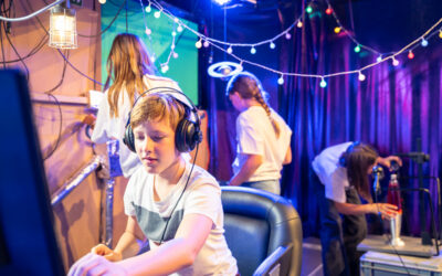 Im Inneren eines Raumschiffs während der Dreharbeiten des Kids Film Camp 01 im Sommer 2025.